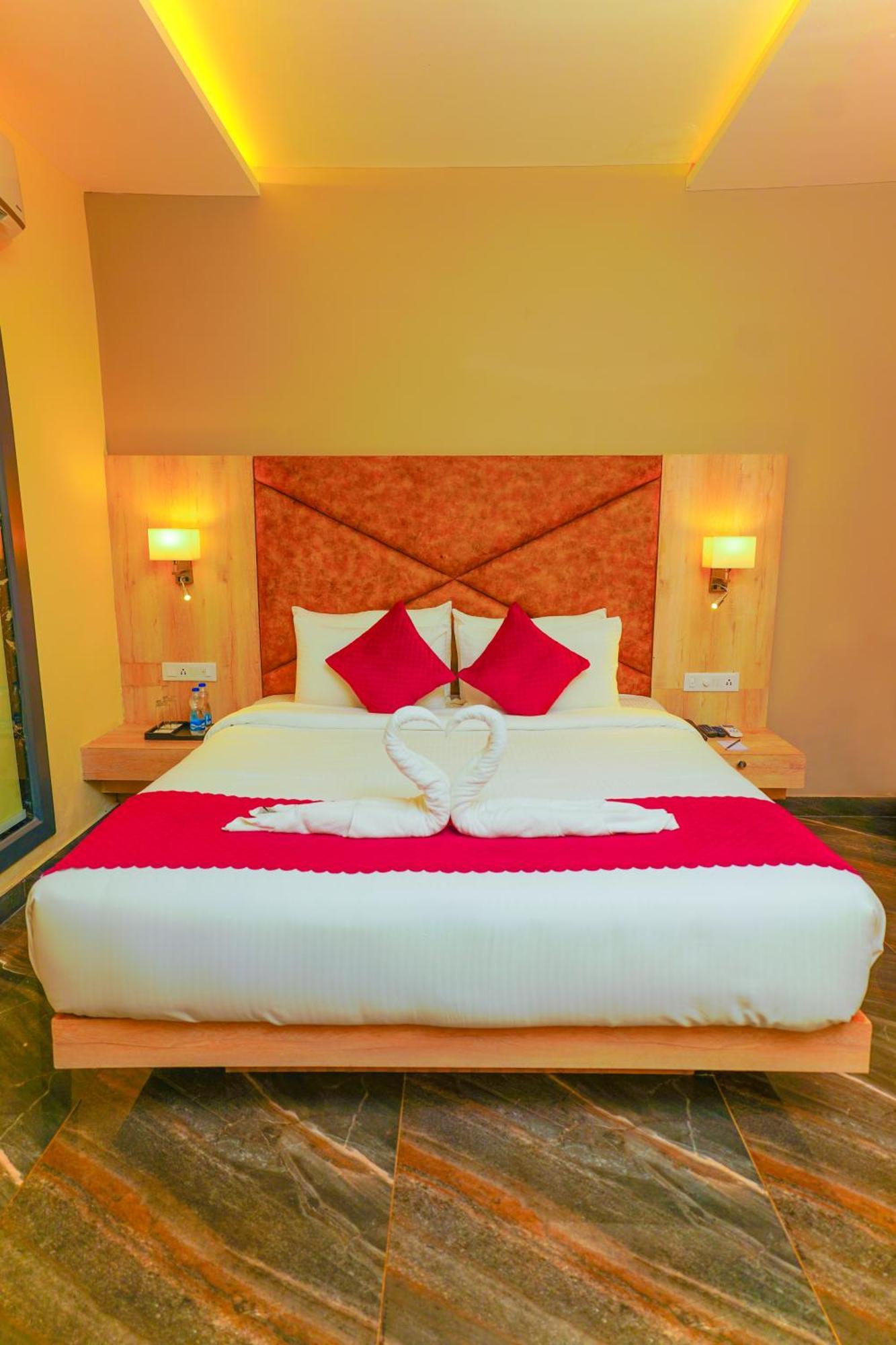 Aachman River And Valley View Resort Dharamshala - A Riverside Resort With Balcony View Extérieur photo