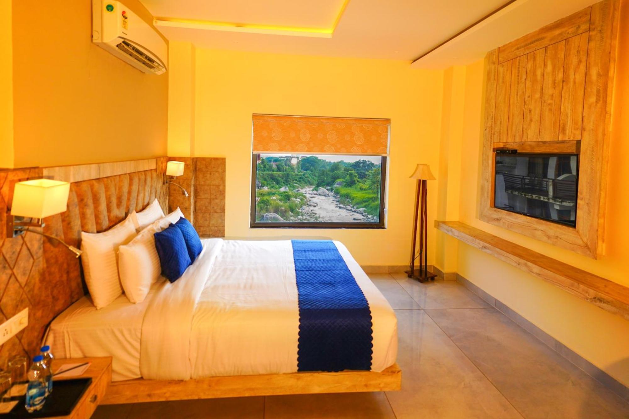 Aachman River And Valley View Resort Dharamshala - A Riverside Resort With Balcony View Extérieur photo