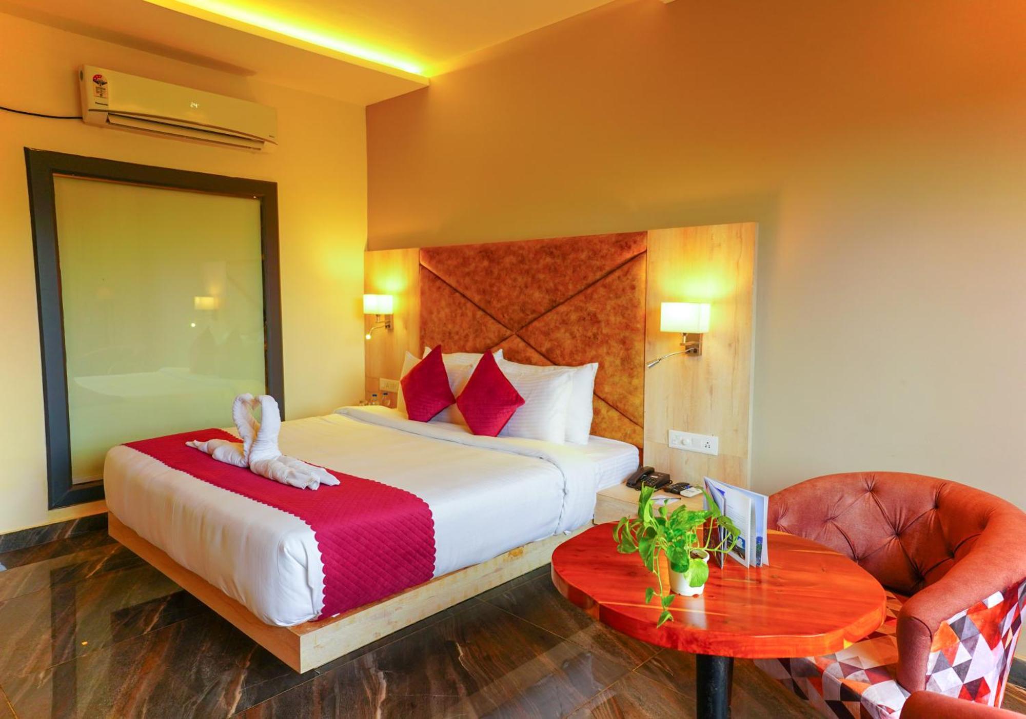 Aachman River And Valley View Resort Dharamshala - A Riverside Resort With Balcony View Extérieur photo