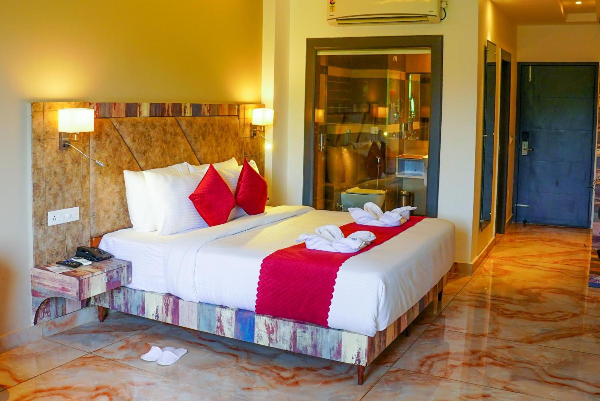 Aachman River And Valley View Resort Dharamshala - A Riverside Resort With Balcony View Extérieur photo