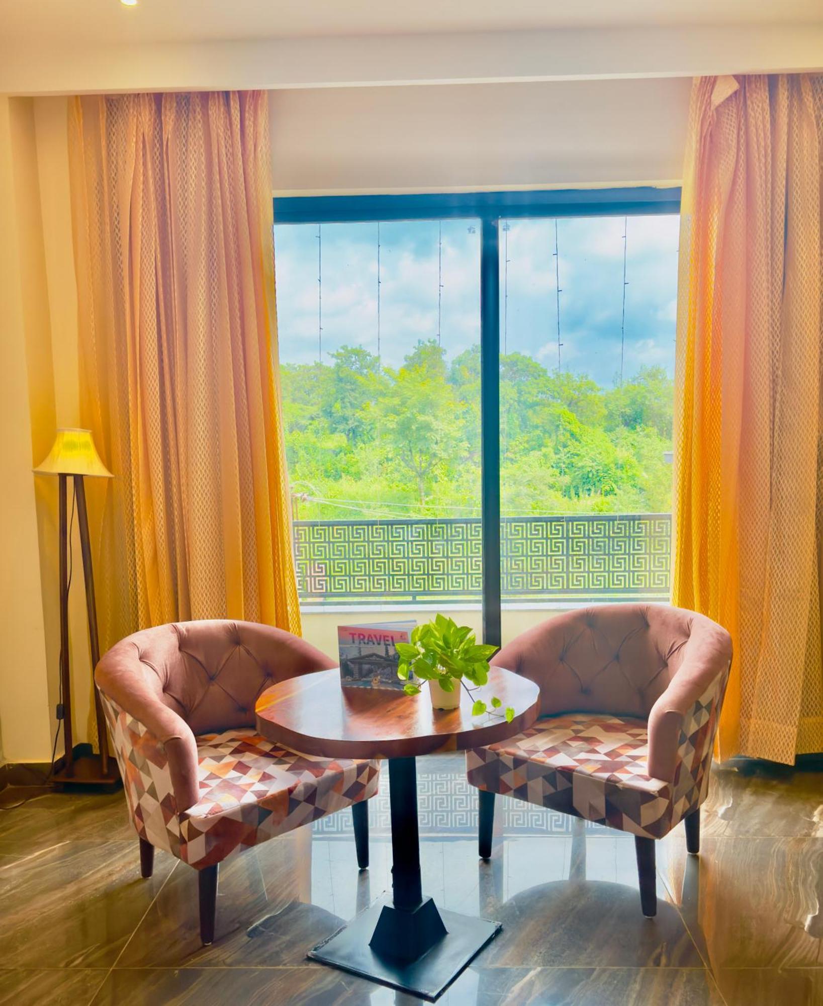 Aachman River And Valley View Resort Dharamshala - A Riverside Resort With Balcony View Extérieur photo